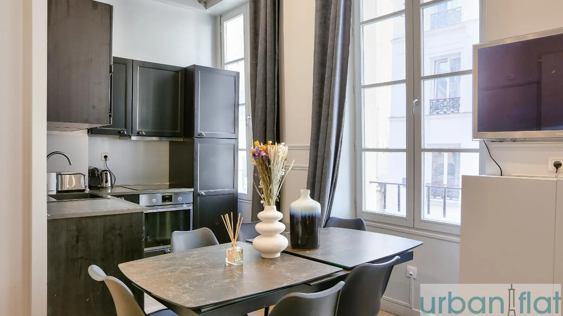 Urban Flat 44 - Chenier Apartment Paris